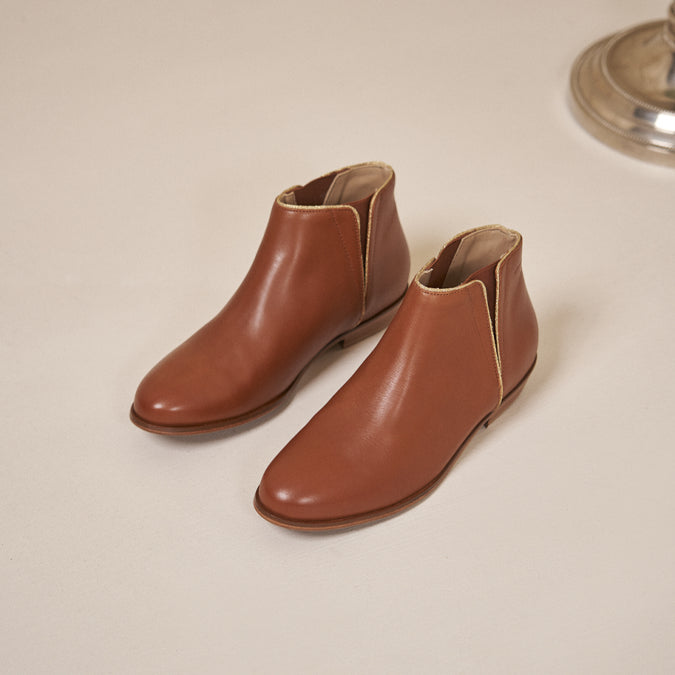 Flat ankle boots Jeanne B. - gold and cognac leather