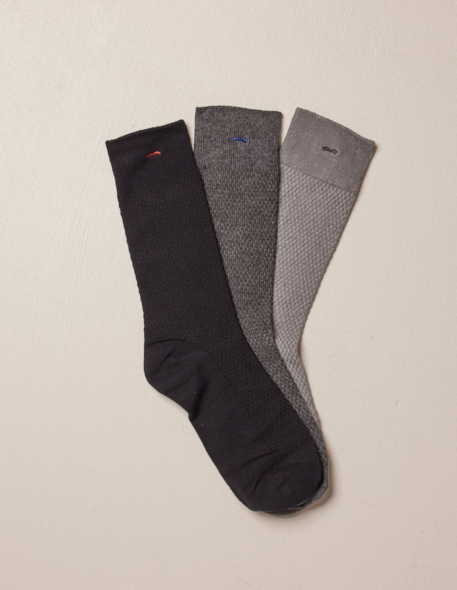 Pack of 3 socks - embossed - black and gray