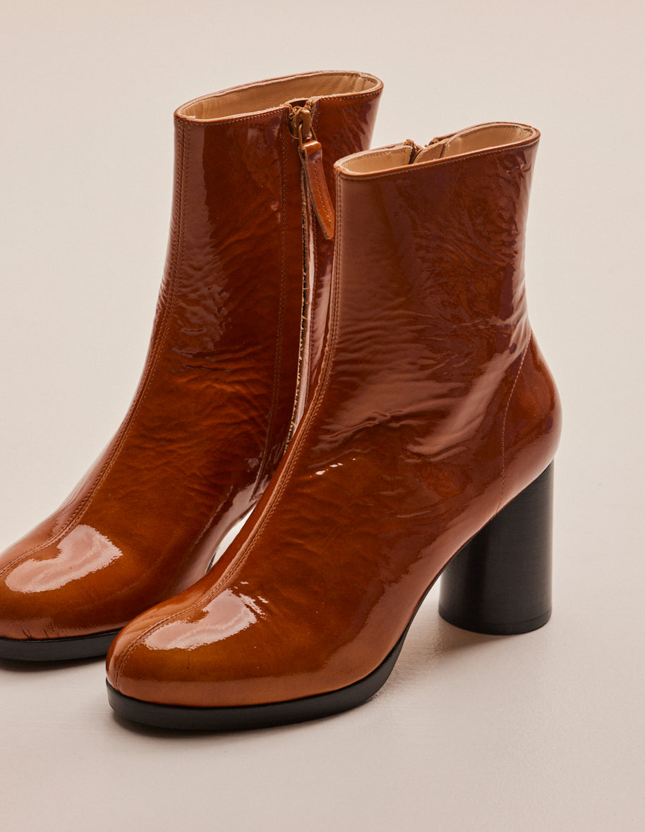 Ankle boots Serena - Cognac patent pleated leather