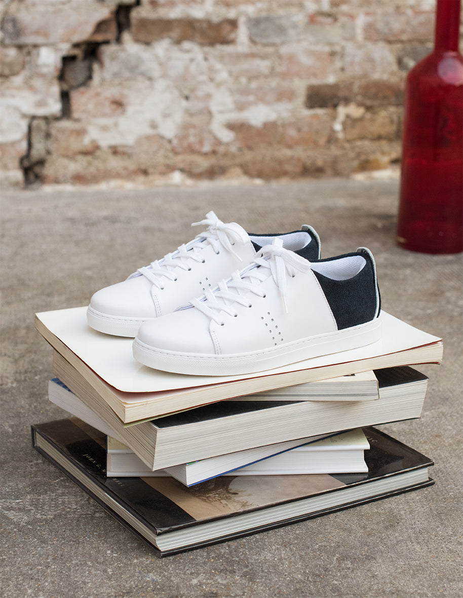 Low-top trainers - White leather and suede marine VP