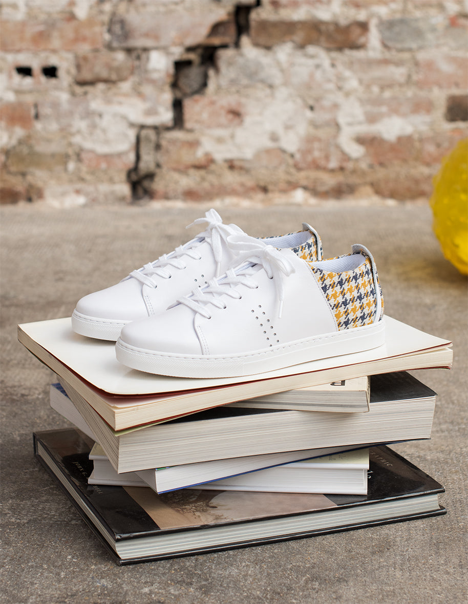Renée low sneakers - White leather yellow chicken foot